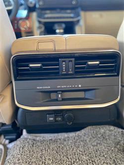 تۆیۆتا لاند کروزەر